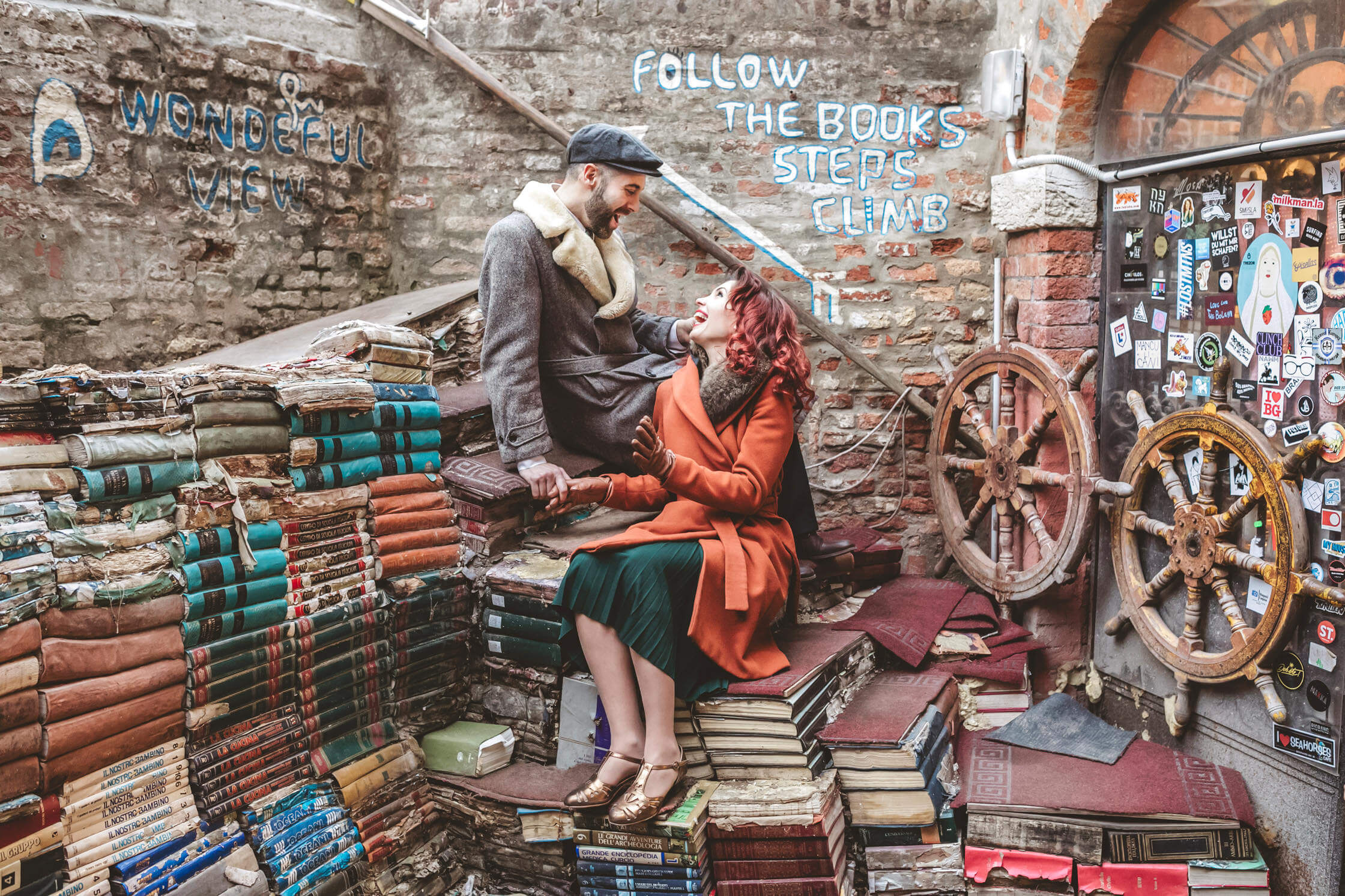Couple photoshoot at the Libreria Acqua Alta, Venice photographer.