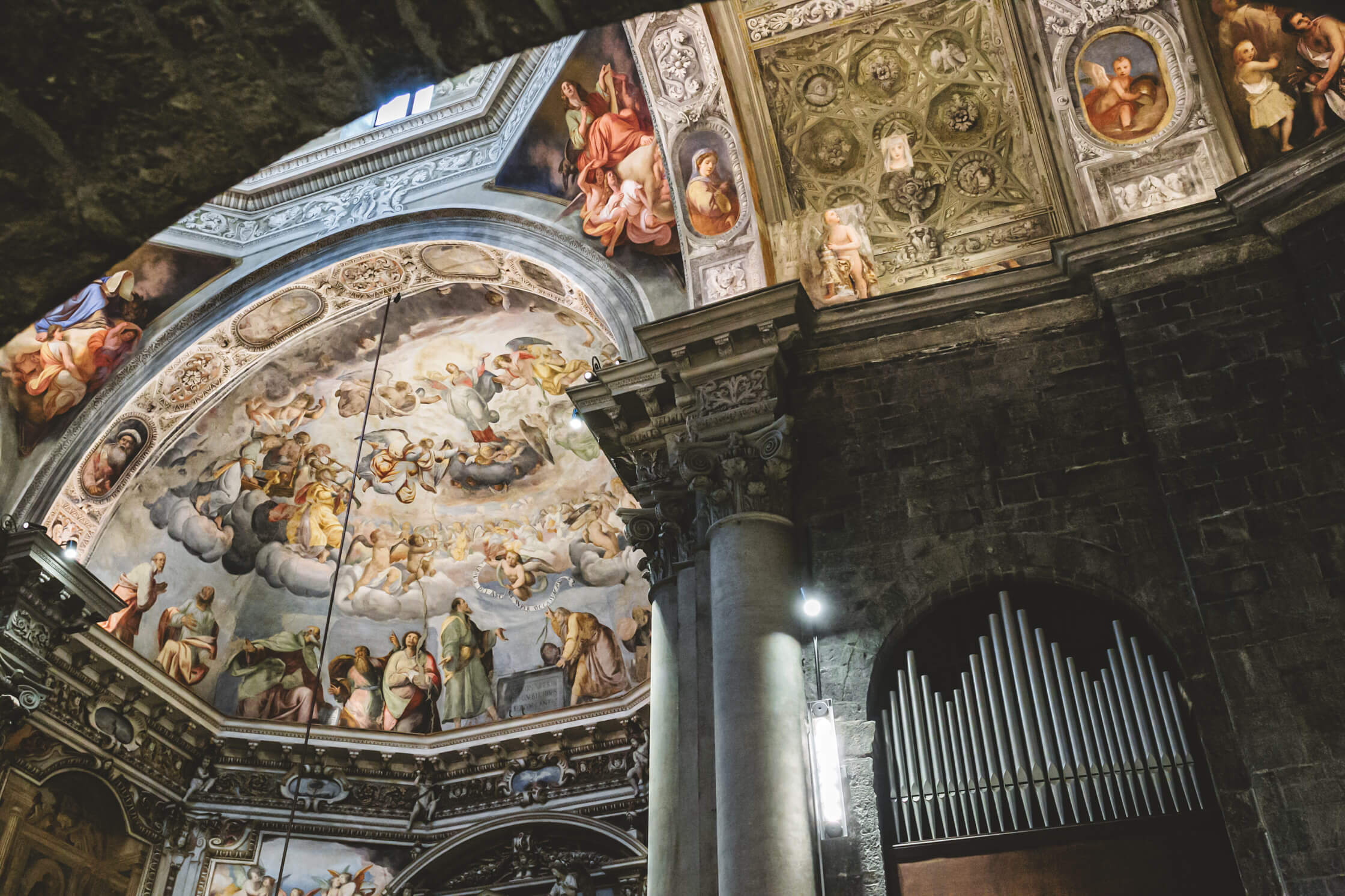 Basilica di San Fedele, Como, frescos.